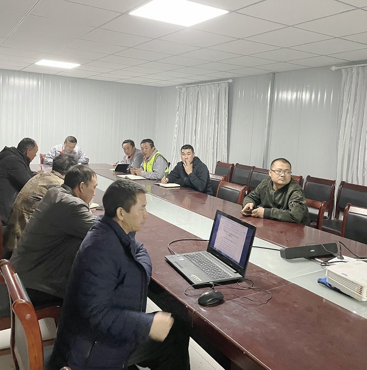 3.2落實安全會議精神 突出重點夯實責任1_副本.jpg